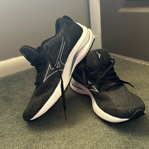 Mizuno Wave size 10.5 Women’s Running Shoe